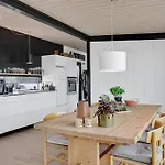 3 Bedroom Beautiful In * إيبلتوفت