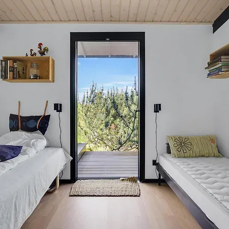 3 Bedroom Beautiful In אבלטופט
